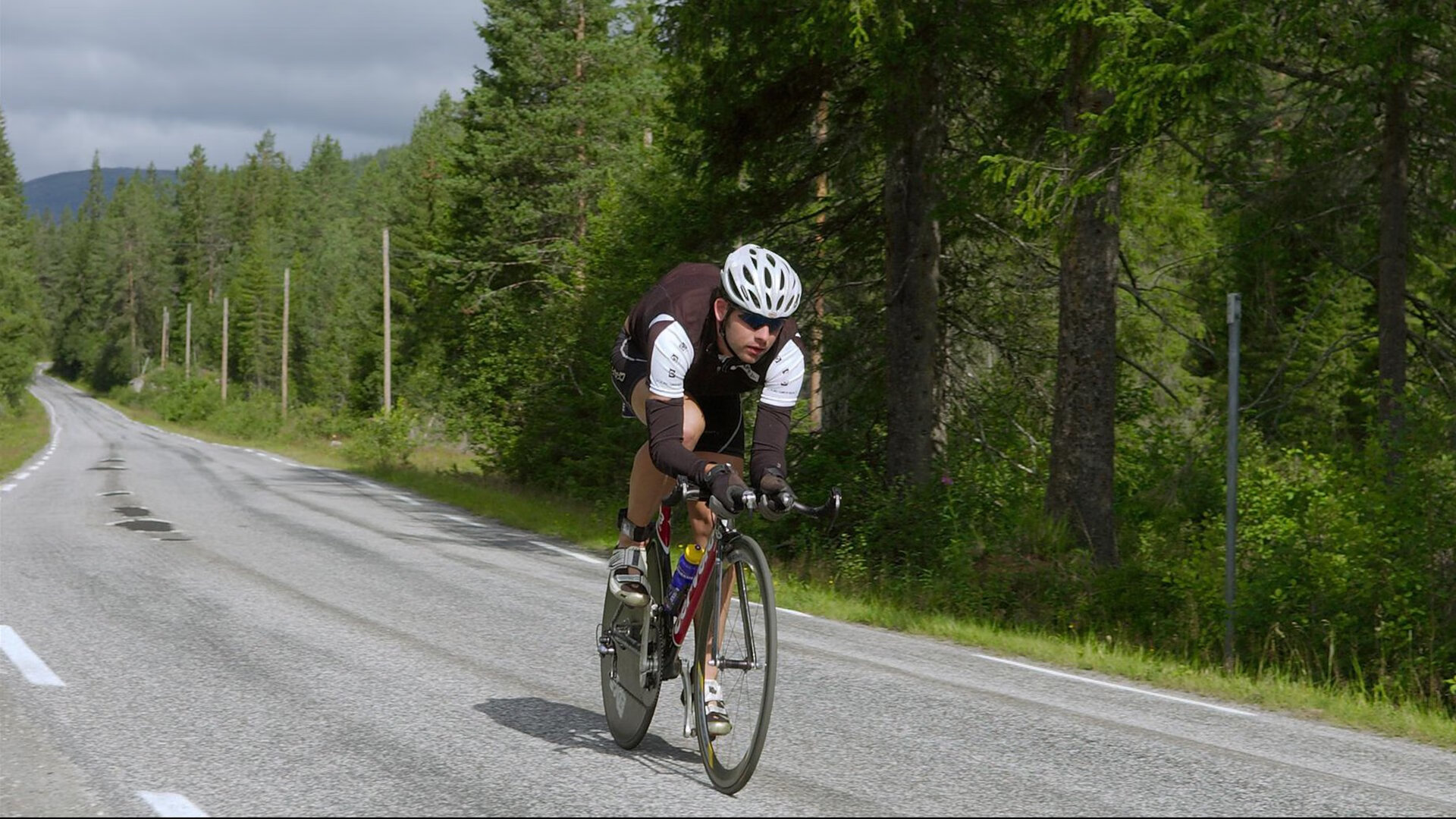 乔纳·隆戈：从世界杯舞台到全球橄榄球的巨星，乔纳坦 个人资料生日